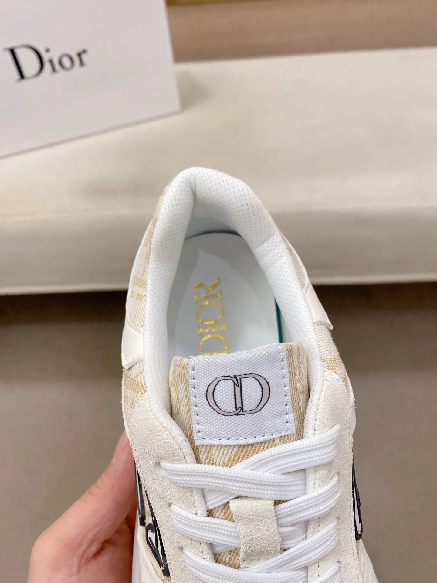 Men's shoes💰 462💰🇮🇹🇮🇹Dior d The new model is on sale at the same time at the counter. The upper 🇮🇹 is imported Italian first-layer cowhide, and the lining is fully imported sheepskin 💪💪. It is a complete 1⃣️ to 1⃣️ replica 🇮🇹💪💪, ⚠ Sole: The original sole is specially provided by the original factory. The exclusive movable molded sole is super comfortable. ⚠Original factory single goods, 🔍🔍high quality, you can enter and leave the counter at will, welcome to compare⚠. Code number:38-44